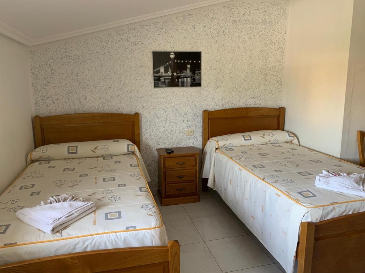 Hostal Sequeiros San Ciprián de Viñas Exterior foto