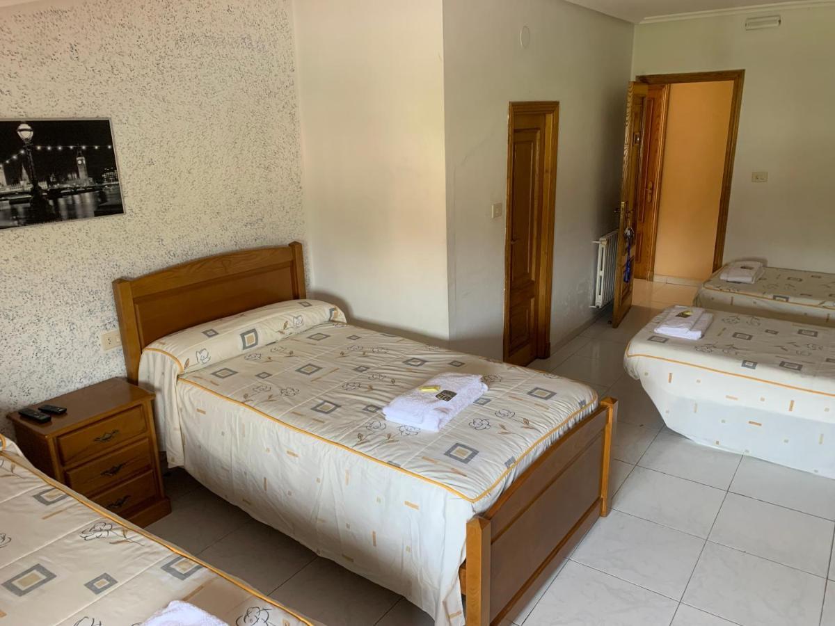Hostal Sequeiros San Ciprián de Viñas Exterior foto