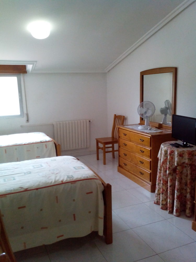 Hostal Sequeiros San Ciprián de Viñas Exterior foto