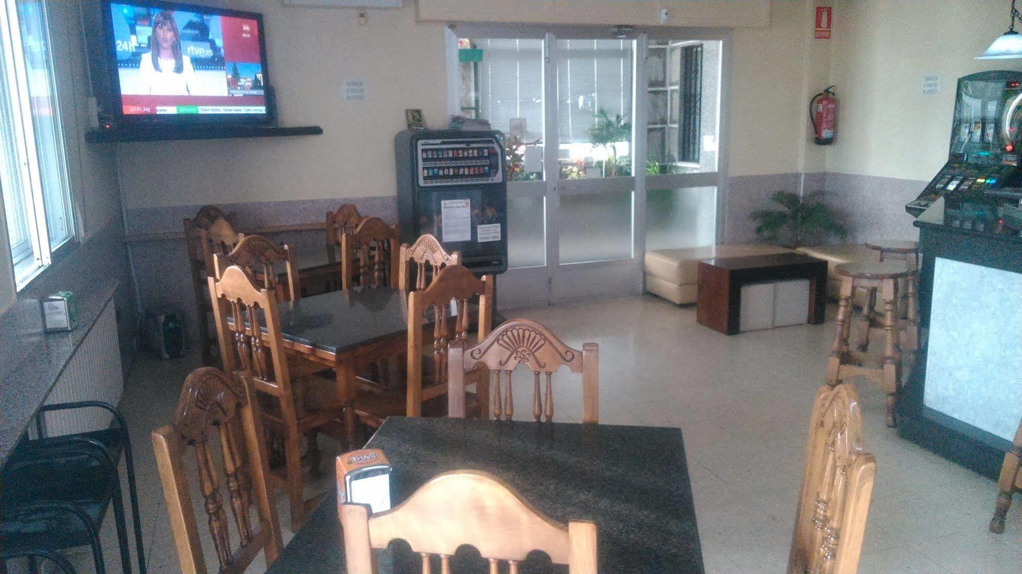Hostal Sequeiros San Ciprián de Viñas Exterior foto